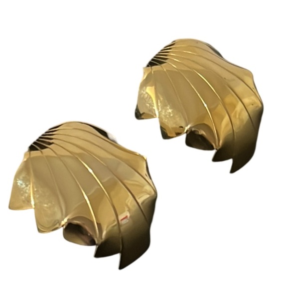 Y2K Givenchy Shiny Gold Plated Etched Abstract Runway Clip Earrings - Picture 2 of 15